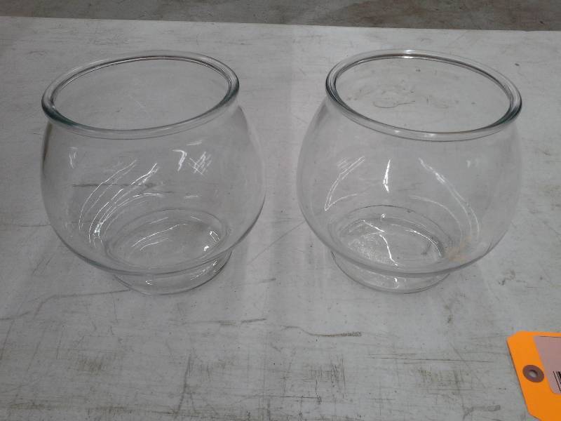 lot 177 image: 12 - 7 Glass Fish Bowls