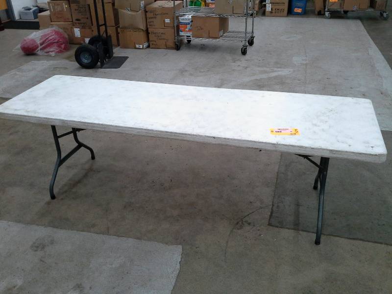lot 49 image: 17 - 8  Plastic Folding Tables