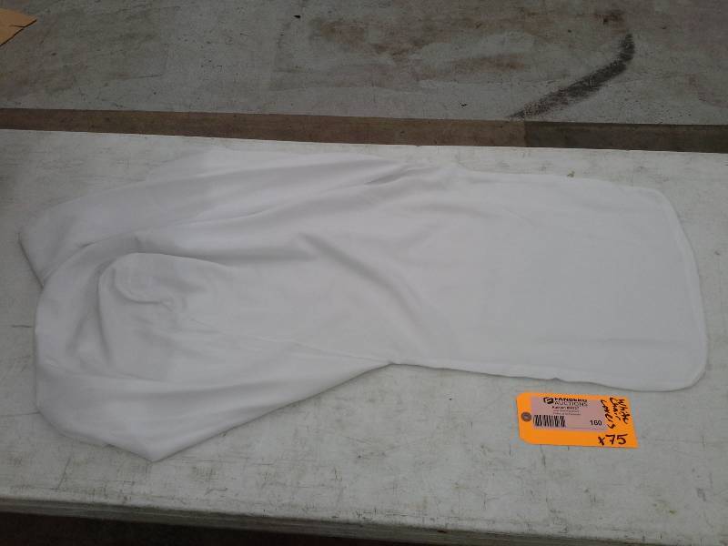 lot 160 image: 75 - White Chair Covers