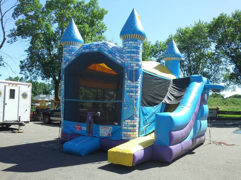 lot 193 image: Inflatable Princess Castle Bouncer Combo with Slide