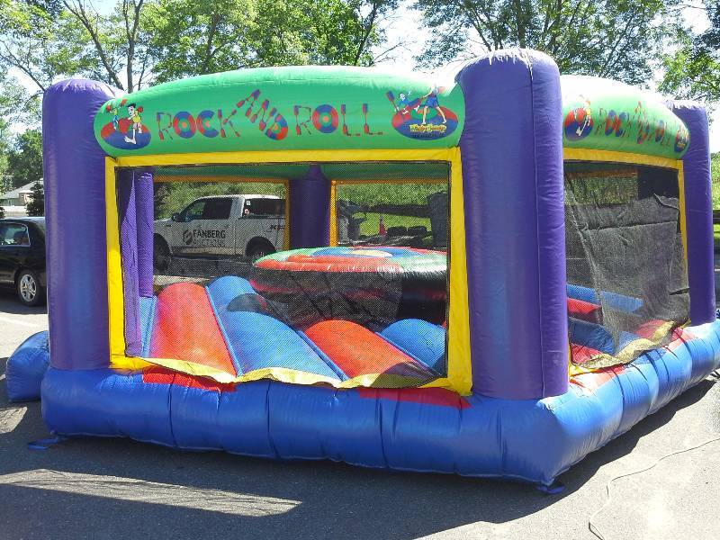 lot 194 image: Inflatable Combat Pit