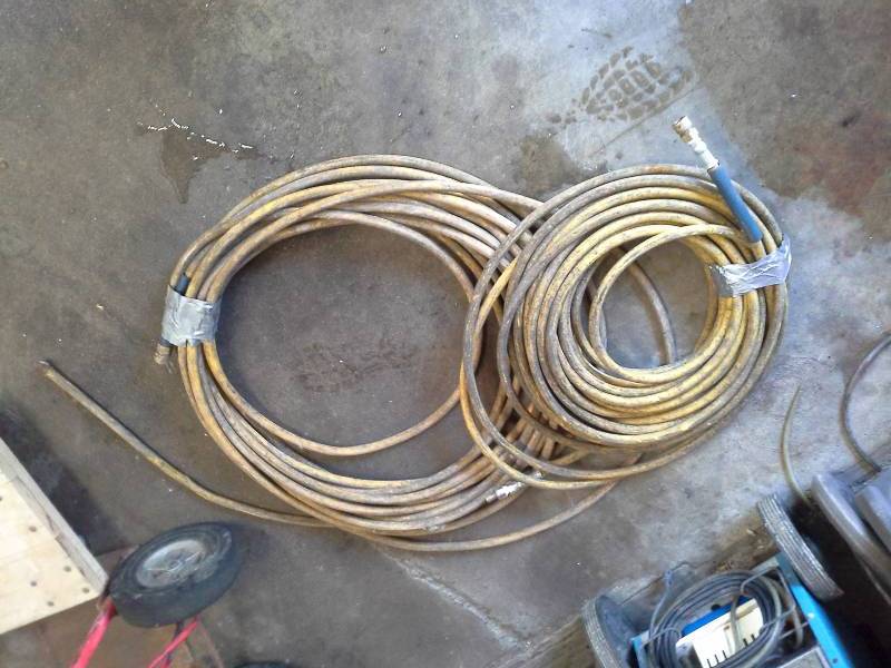 lot 198 image: Lot of Pressure Washer Hoses
