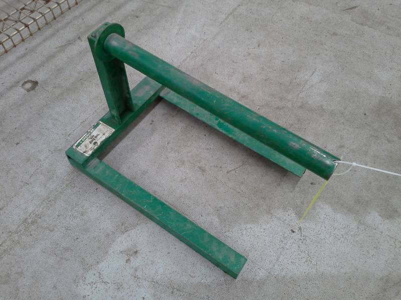 lot 12 image: Greenlee 644 Rope Reel Stand