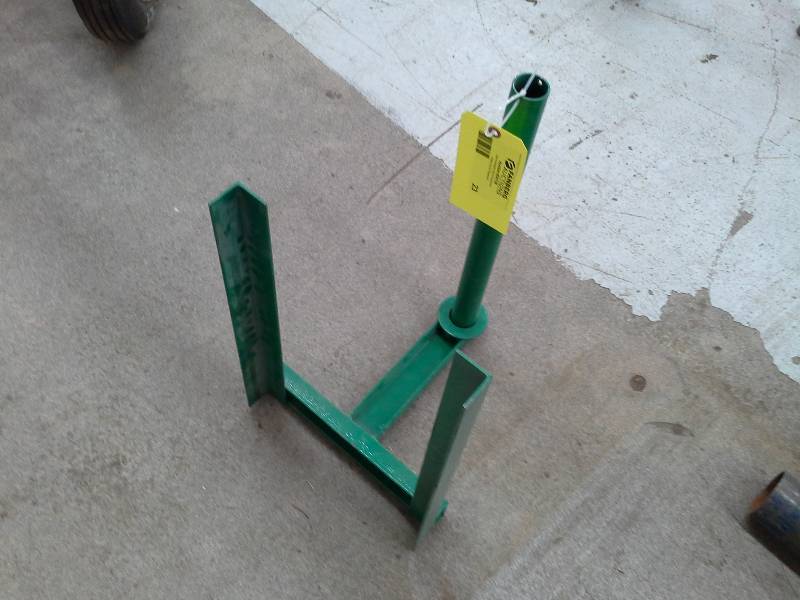lot 23 image: Greenlee 644 Rope Reel Stand