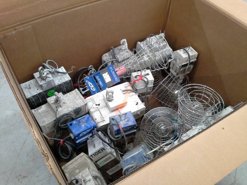 lot 24 image: Temporary Job Site Lighting (About 22 Units)