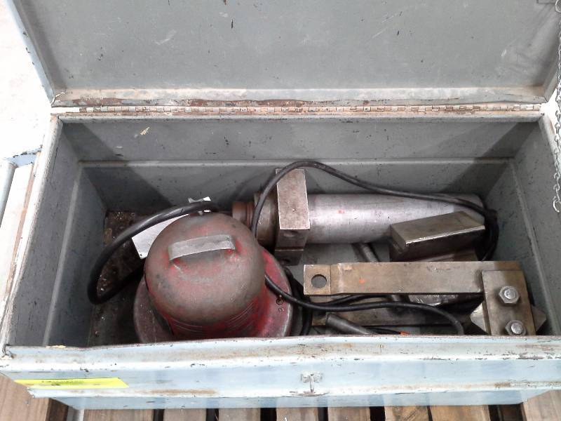 lot 30 image: High Pressure Hydraulic Pump P-182