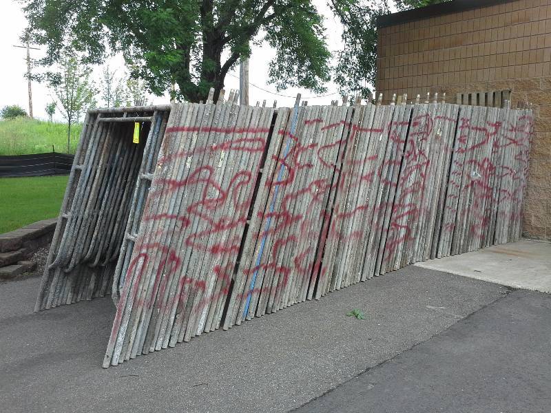 lot 53 image: 36 Scaffolding Uprights