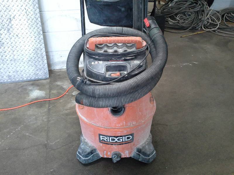 lot 38 image: Rigid Shop Vacuum