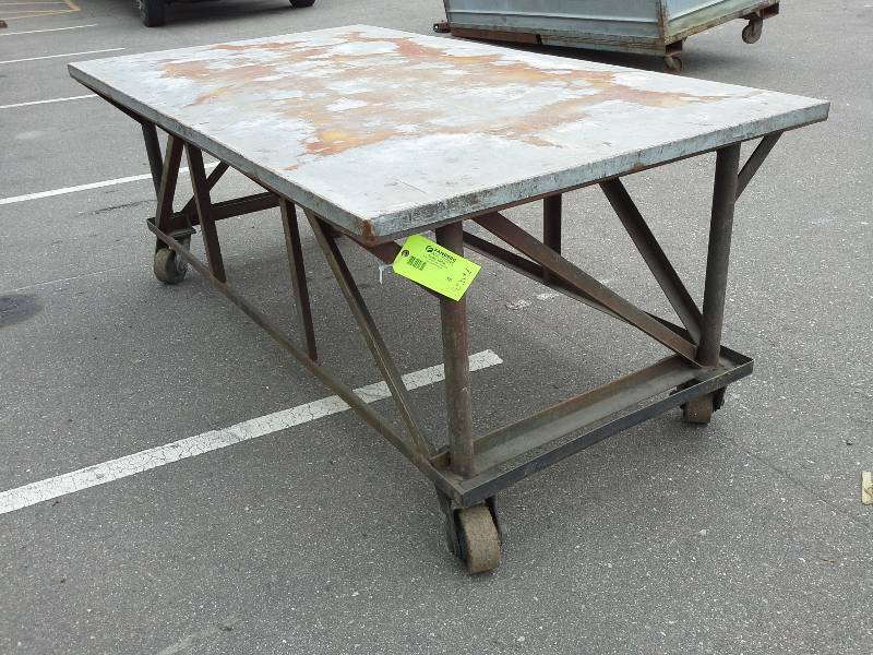 lot 16 image: Rolling metal table