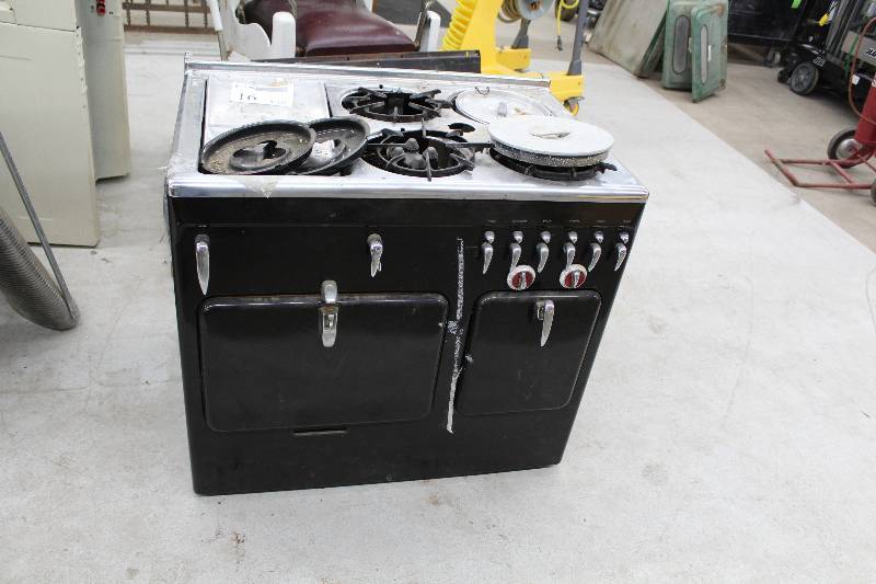 lot 16 image: Chambers 6-Burner Stove Top w Backsplash & Oven, Broiler