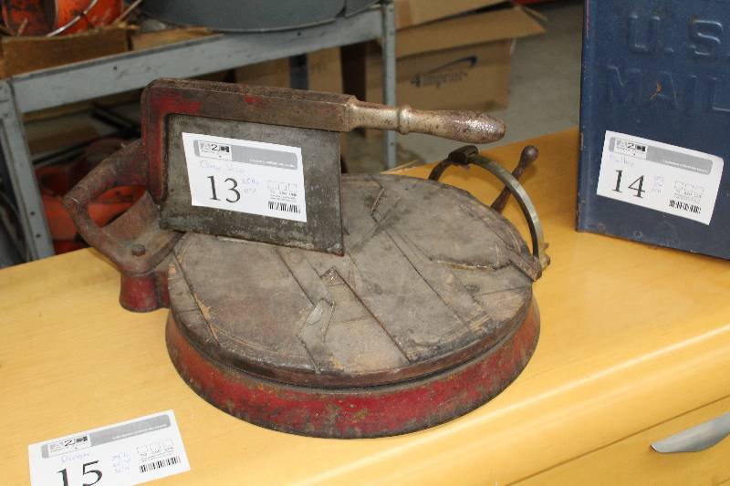 lot 13 image: Cheese Slicer