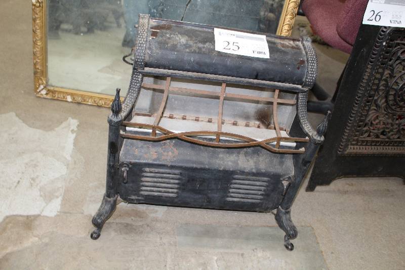 lot 25 image: Space Heater