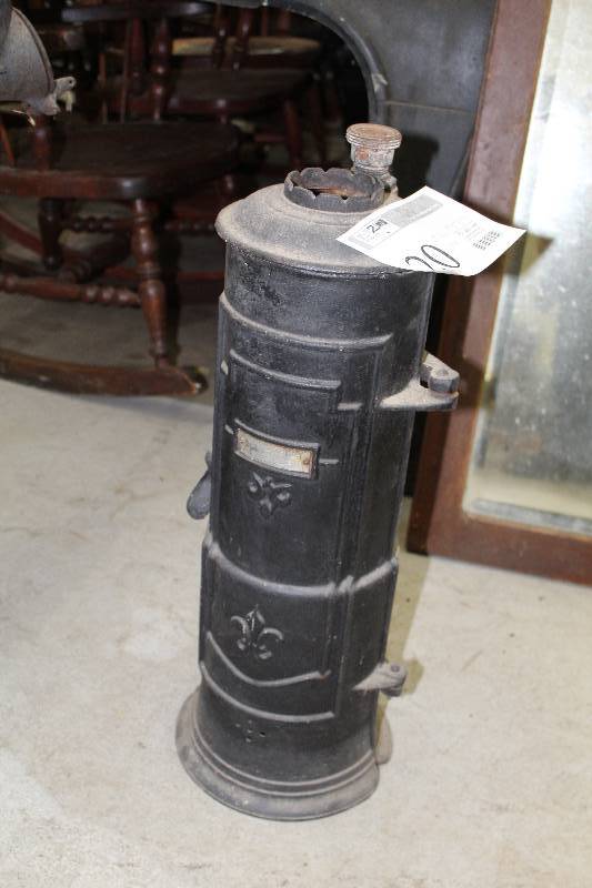 lot 20 image: Cast Iron Water Heater