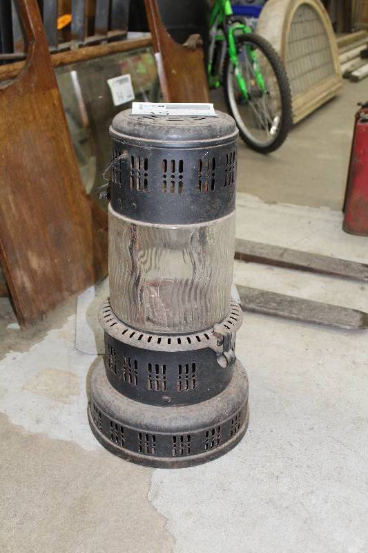 lot 35 image: Lantern