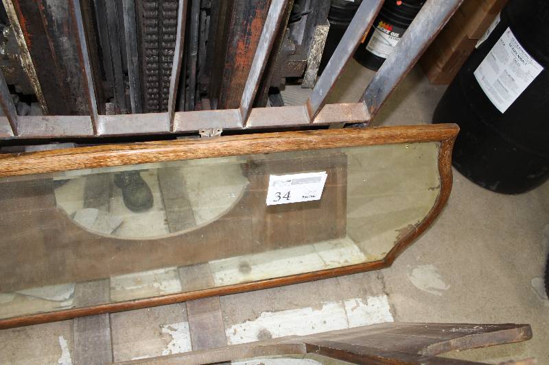 lot 34 image: Mirror
