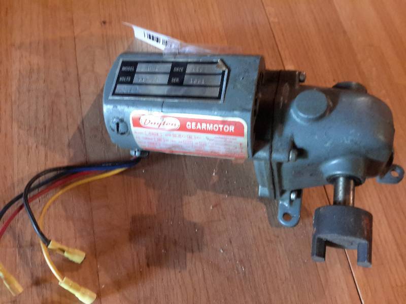 lot 123 image: Dayton Gearmotor