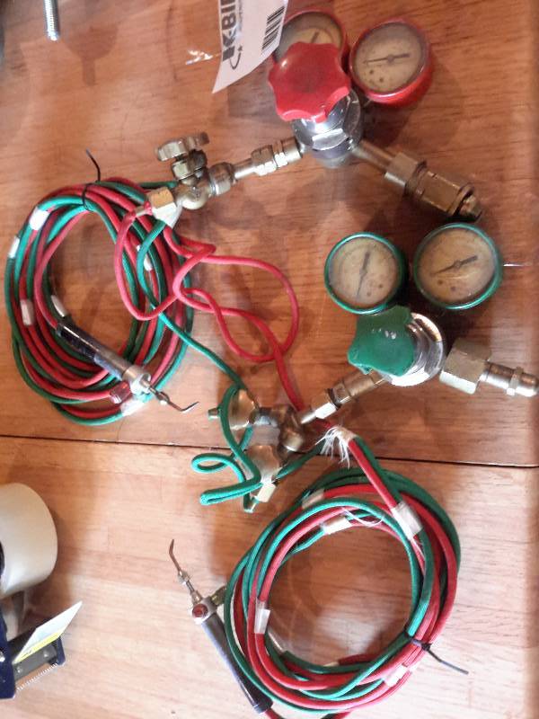 lot 9 image: Small duty, Acetylene cutting torch..