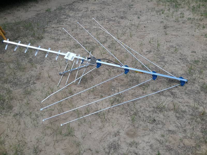 lot 115 image: TV Antennae