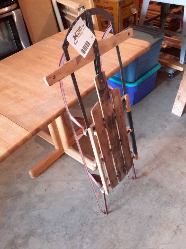 lot 127 image: Vintage Sled