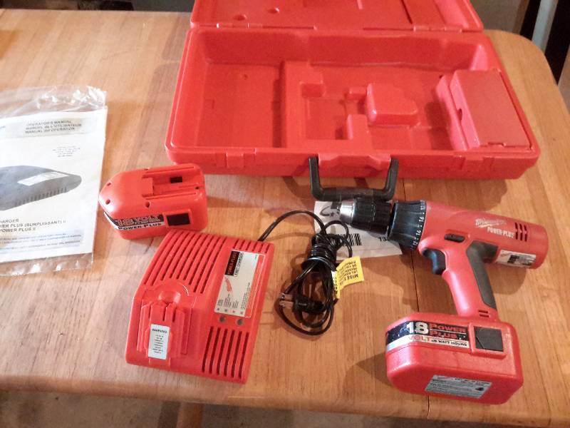lot 138 image: Milwaukee, 18 Volt Drill.. Extra Battery, Charger and Drill