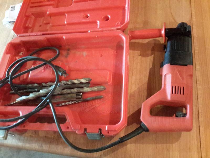 lot 140 image: Milwaukee, 78 in Rotary Hammer