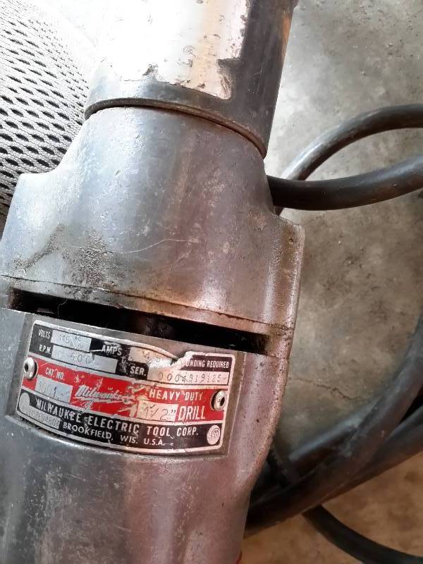 lot 16 image: Milwaukee, Heavy Duty 12 in Drill