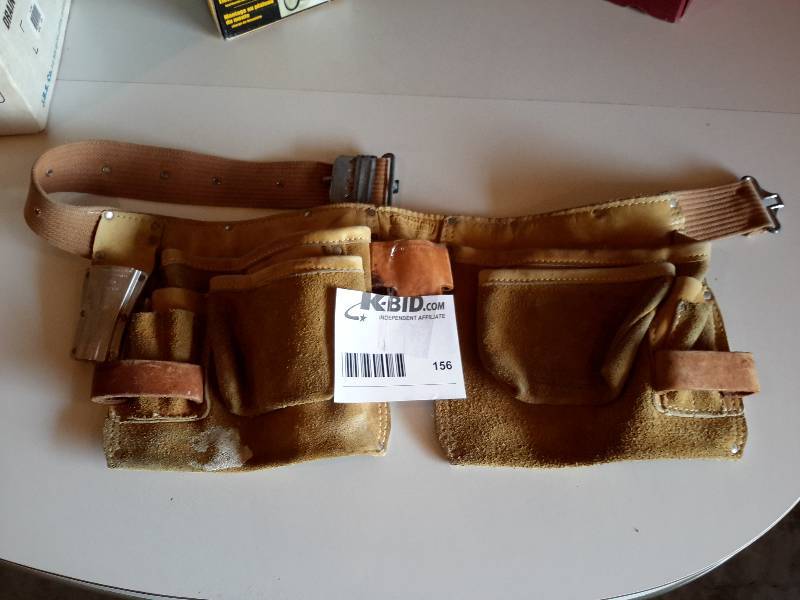 lot 156 image: Leather tool belt.. Looks new