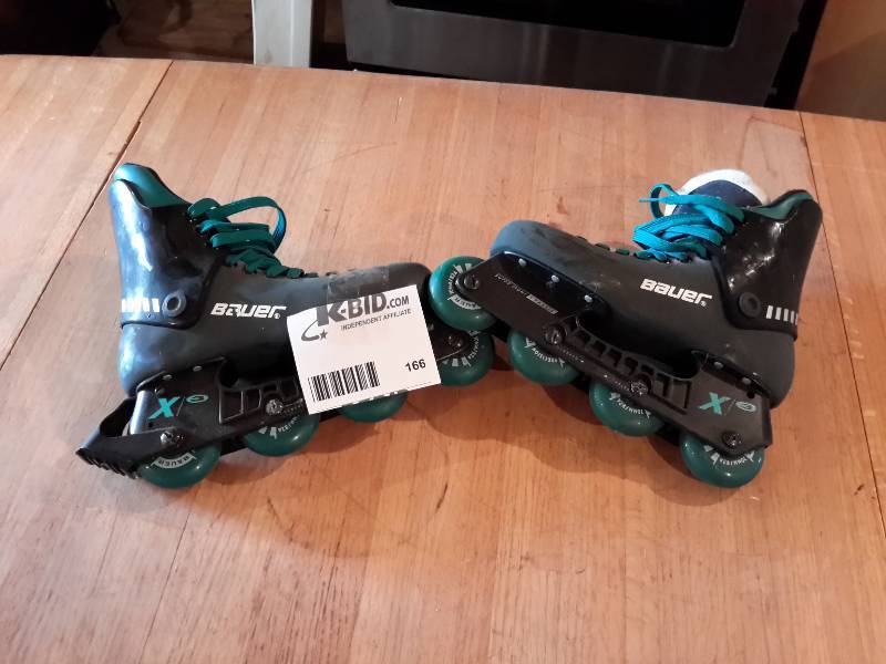 lot 166 image: BAUER Size 7 Rollerblades.. Used one time