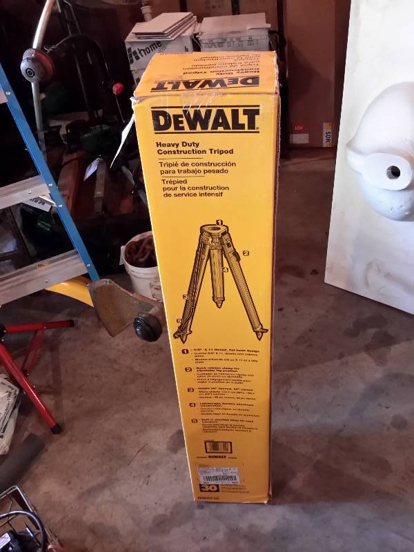 lot 207 image: DEWALT, Heavy Duty Construction Tripod.. New in Box