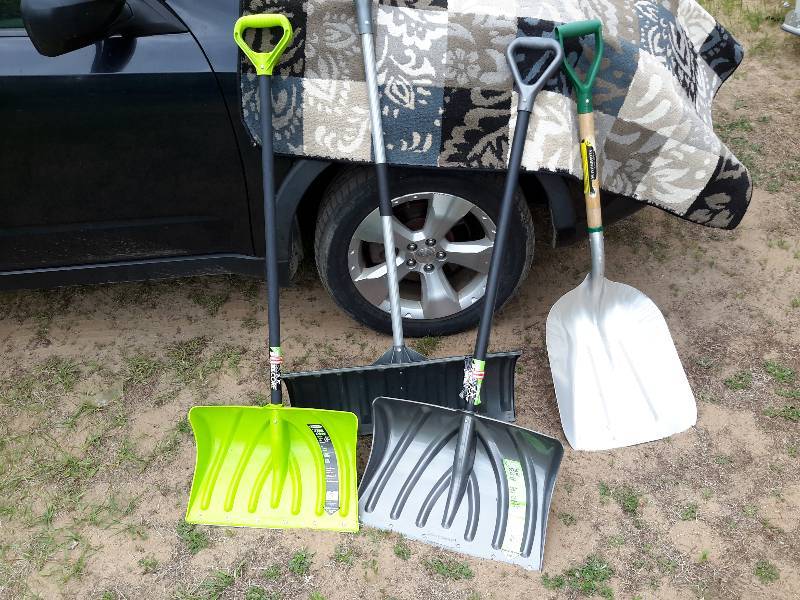 lot 228 image: Lot of Shovels as pictured