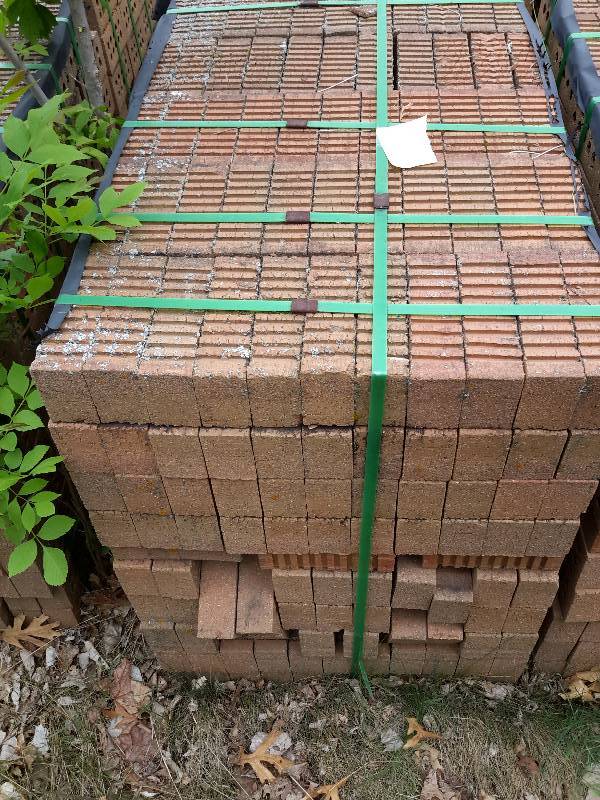 lot 7A image: 500 Brick.. Light colored brown, 3 finished sides