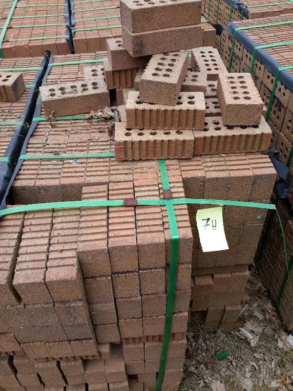 lot 7H image: 500 Brick.. Light colored brown, 3 finished sides