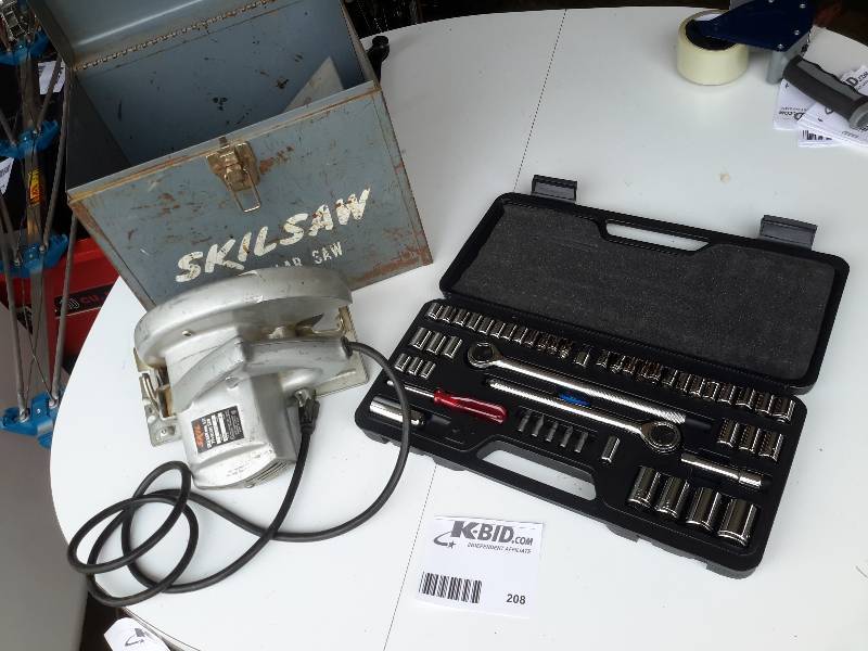 lot 208 image: Set of Sockets.. NEW.. Skil Saw