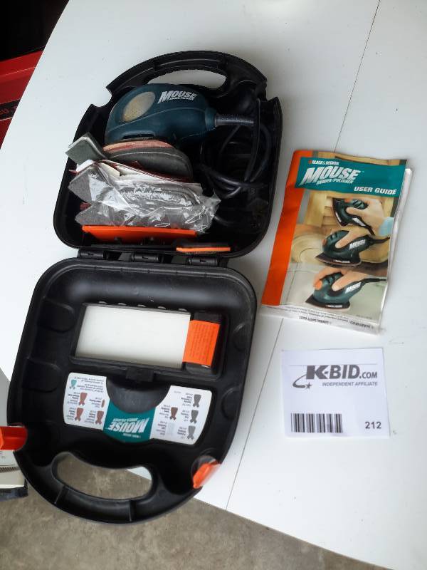 lot 212 image: Black and Decker, Mouse, SanderPolisher.. New in box