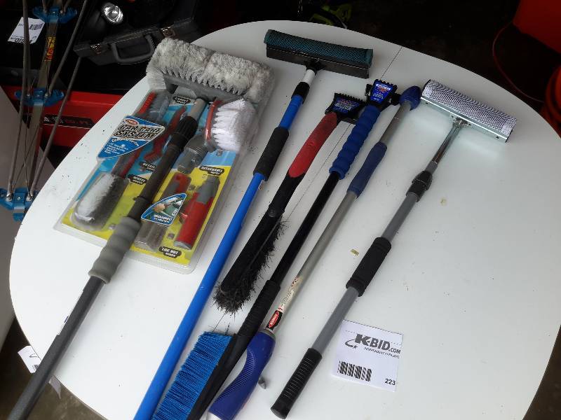 lot 223 image: Car Washing kit, new in package.. Misc. Snow Brushes
