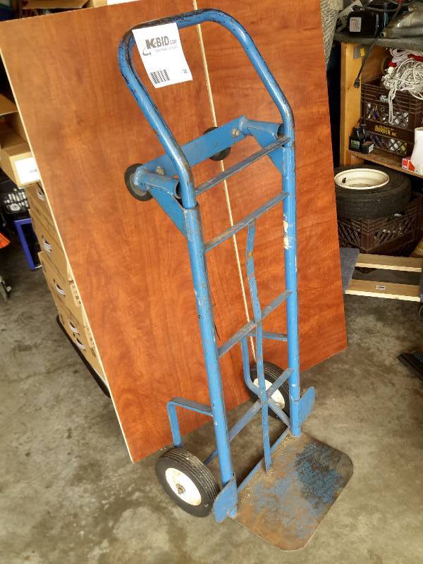 lot 38 image: 2 Wheel upright Cart