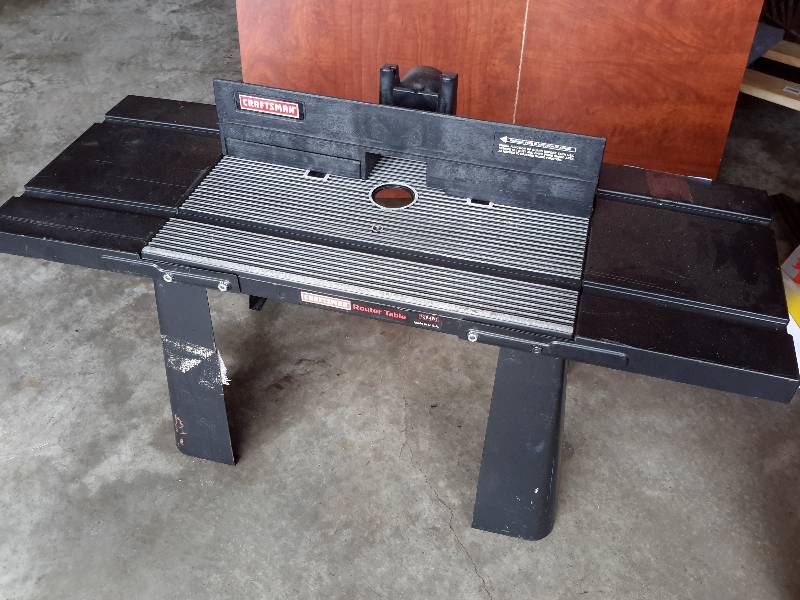 lot 35 image: CRAFTSMAN, Router Table