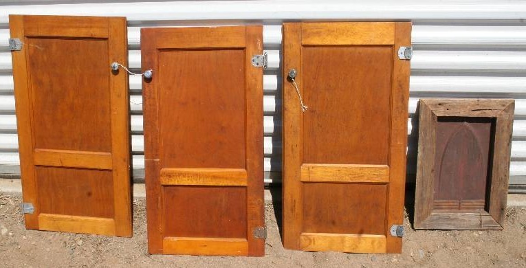 lot 40 image: Cabinet Doors
