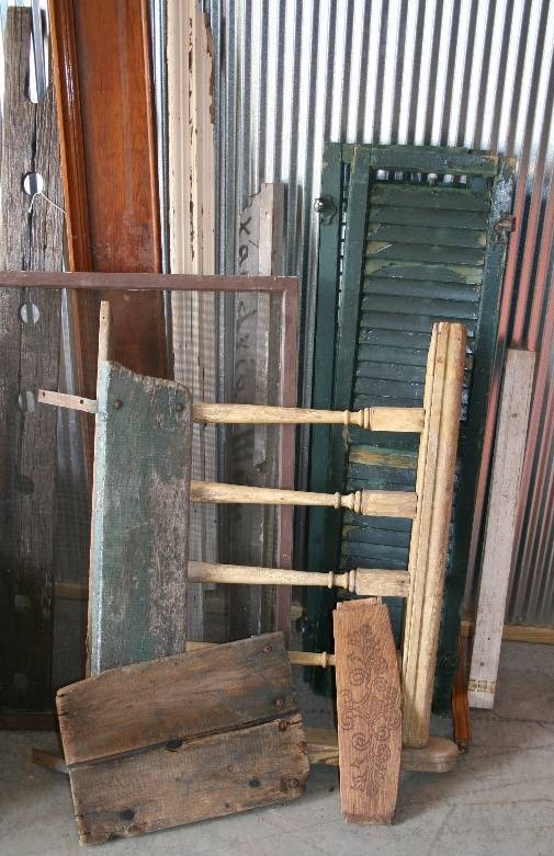 lot 51 image: Misc Vintage Wood Pieces