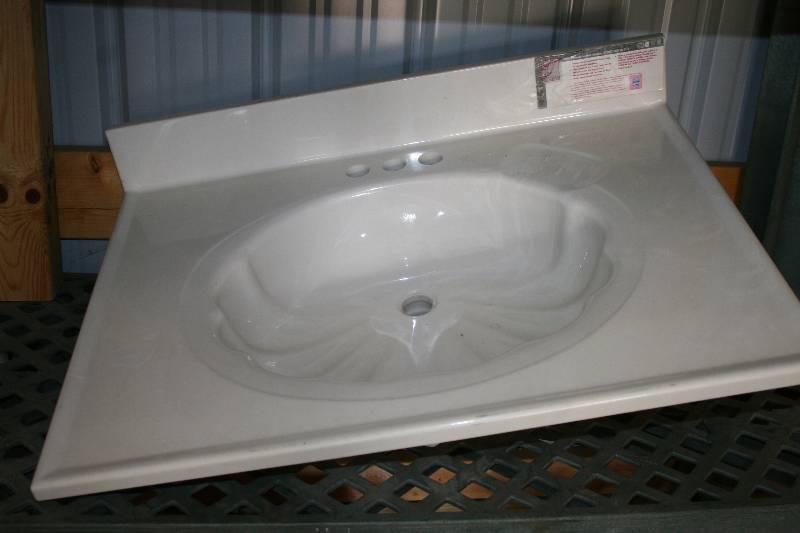 lot 74 image: Bathroom Sink Basin