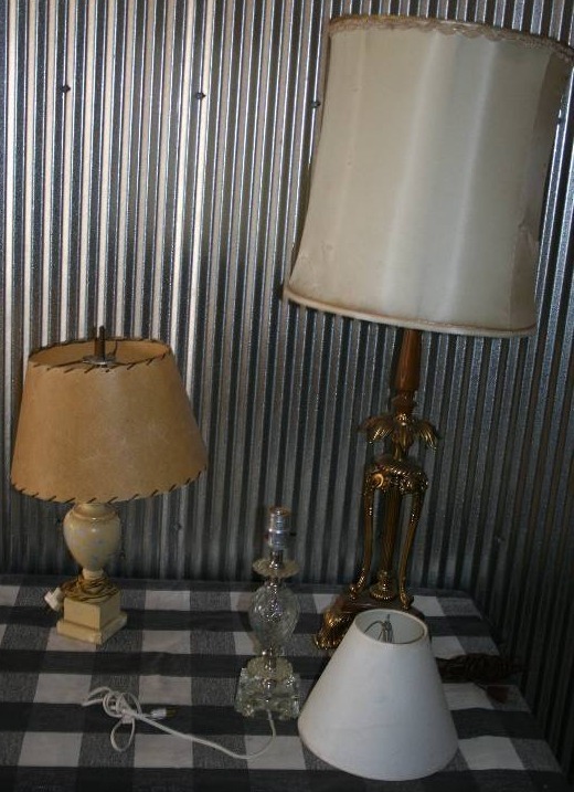 lot 101 image: Vintage Lamps