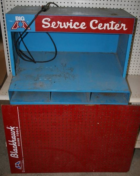 lot 103 image: Mechanics Shop Dcor