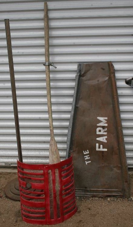 lot 134 image: Assorted Barn Finds