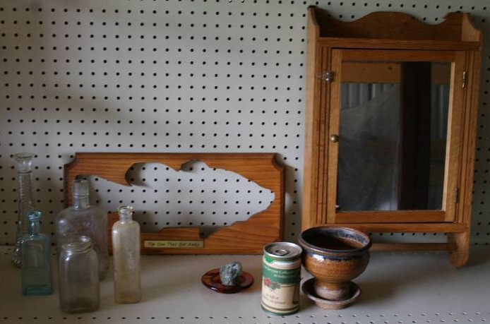 lot 17 image: Assorted Home Dcor