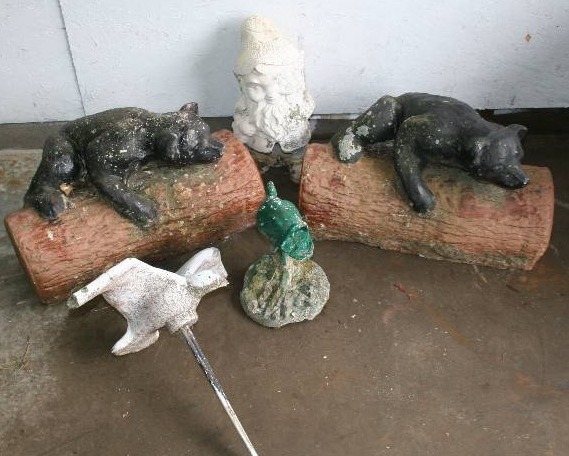 lot 24 image: Yard Statuary