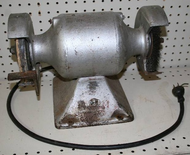 lot 148 image: Bench Grinder