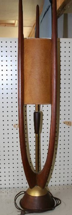 lot 150 image: Wooden Lamp