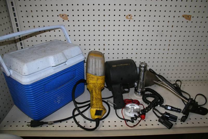 lot 162 image: Assorted Lights and a Mini Cooler