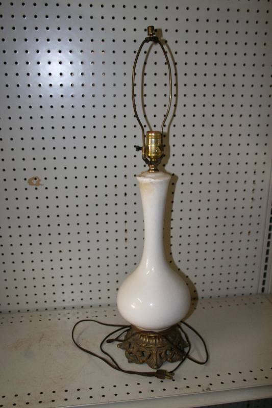 lot 166 image: Lamps