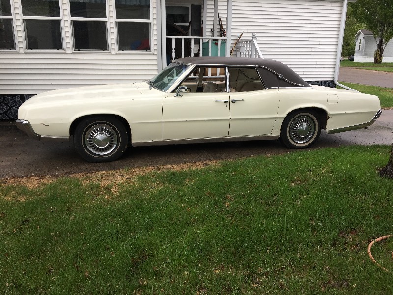 1967 FORD THUNDERBIRD